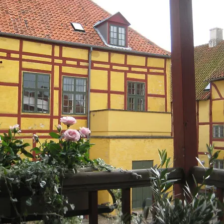 Bed & Breakfast Købmandsgården Kerteminde *